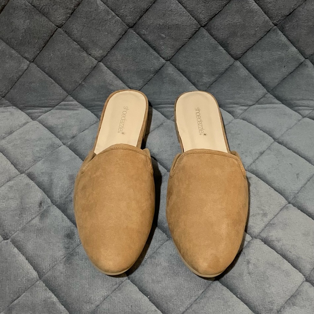 Flat Pointed Toe Mule